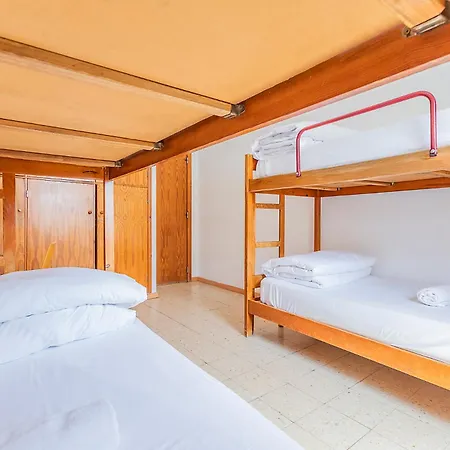 Hi - De Juventude Hostel *
